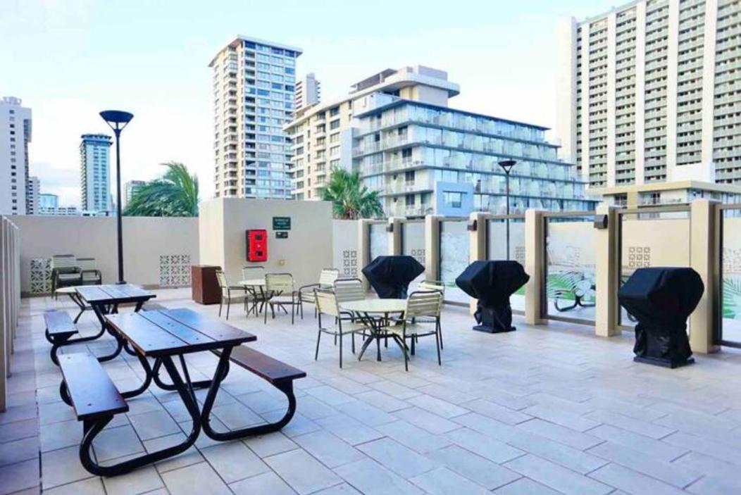 1414- Heart Of Waikiki With Kitchen - Free Parking - City View 호놀룰루 외부 사진
