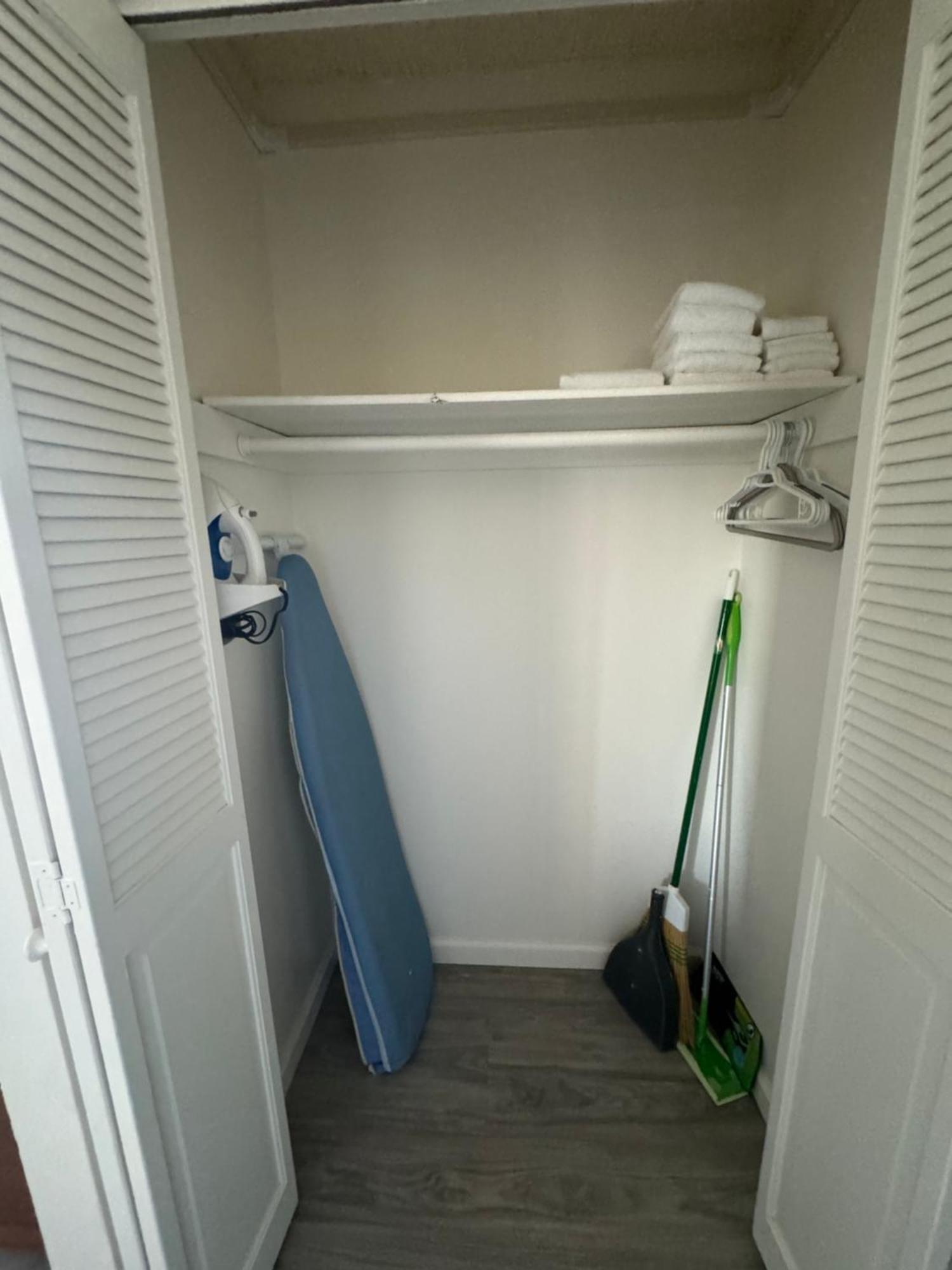1414- Heart Of Waikiki With Kitchen - Free Parking - City View 호놀룰루 외부 사진