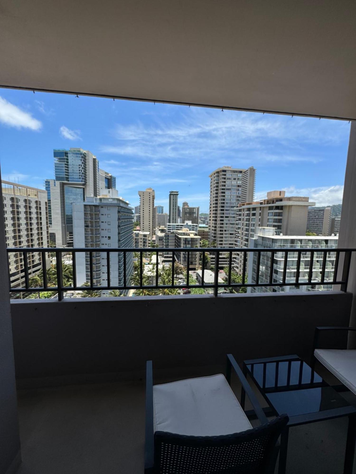 1414- Heart Of Waikiki With Kitchen - Free Parking - City View 호놀룰루 외부 사진