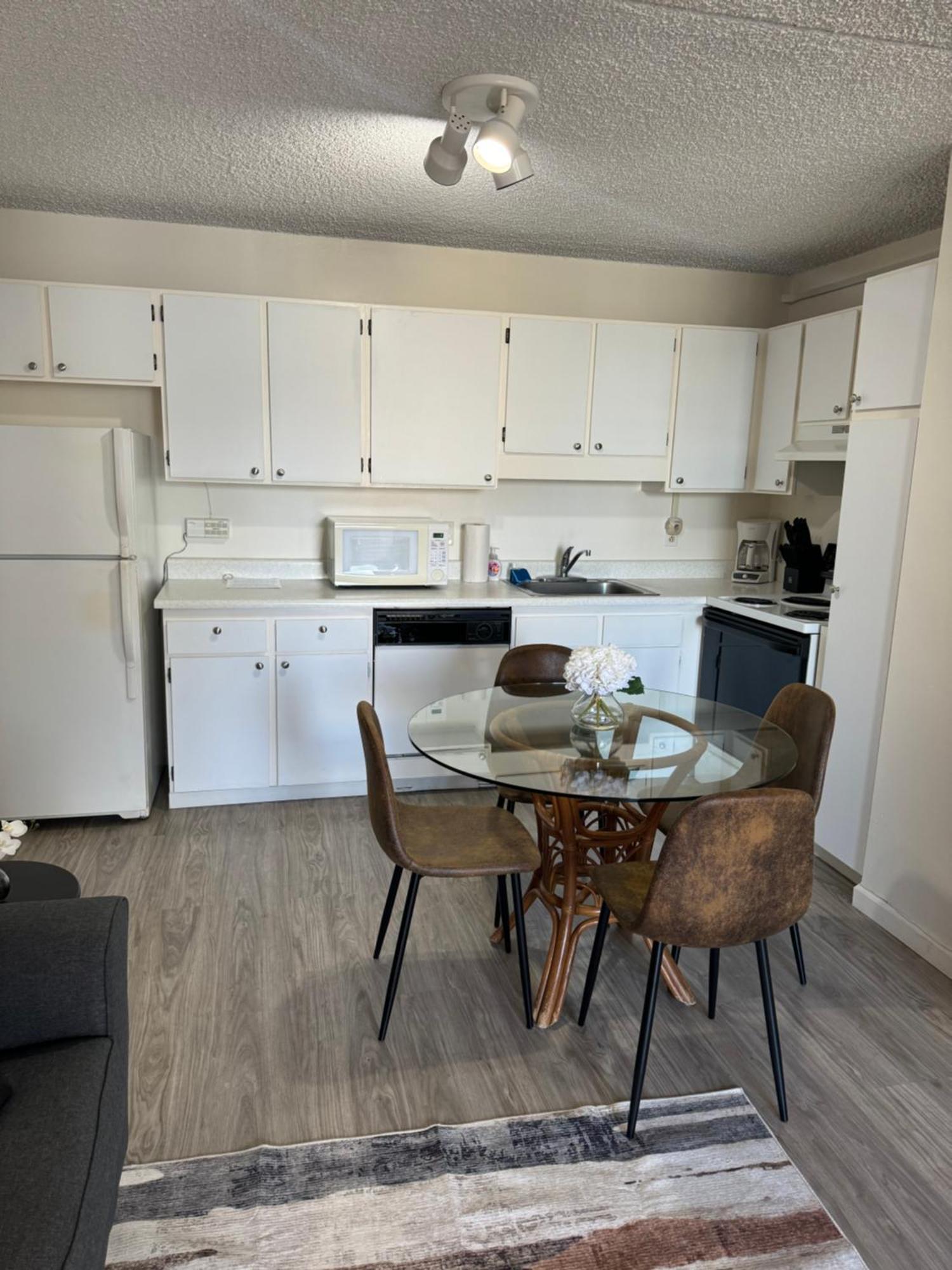 1414- Heart Of Waikiki With Kitchen - Free Parking - City View 호놀룰루 외부 사진