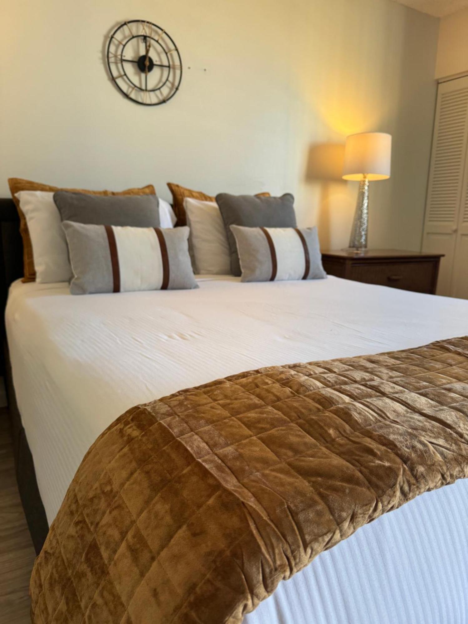 1414- Heart Of Waikiki With Kitchen - Free Parking - City View 호놀룰루 외부 사진